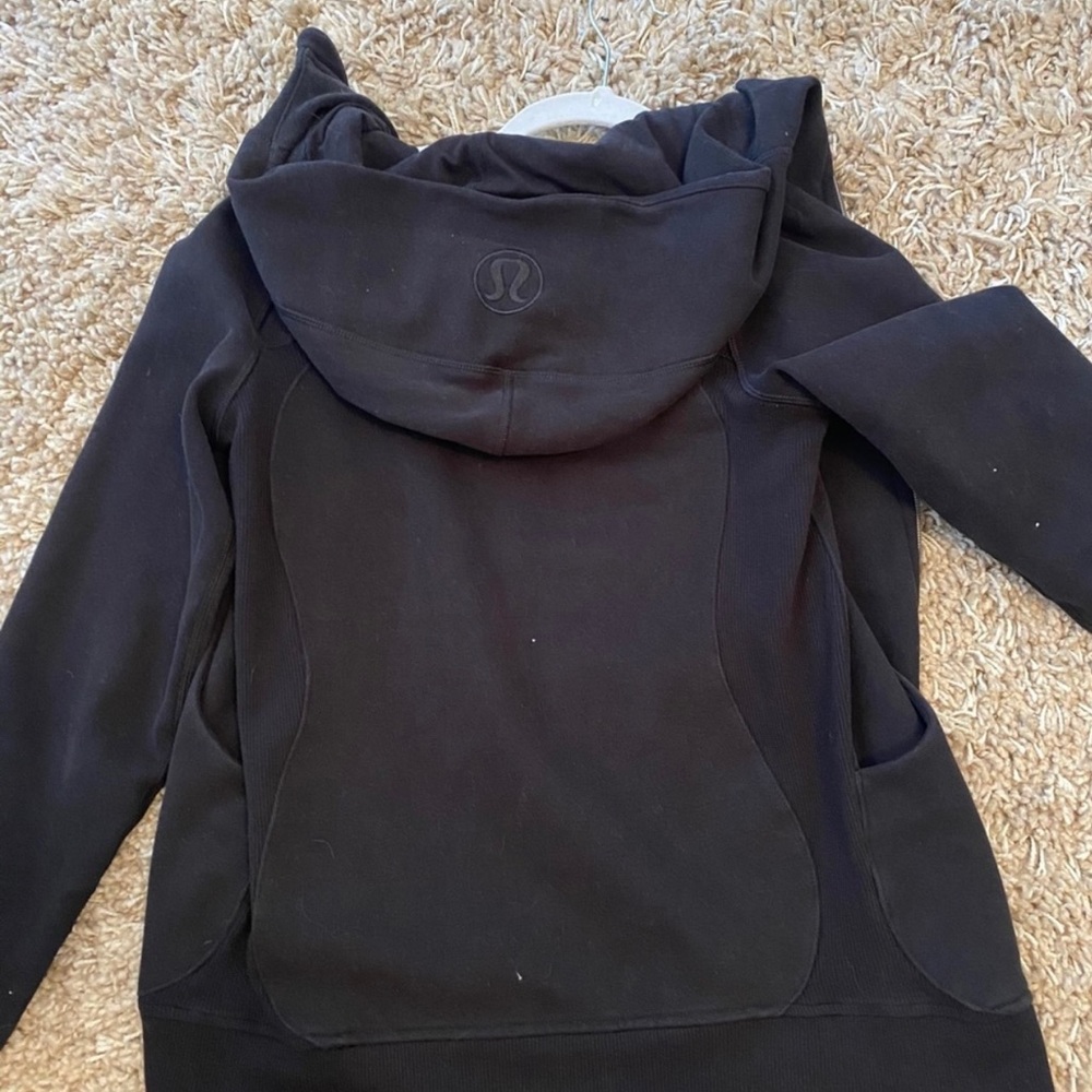 Lululemon Scuba Jacket - Picture 2 of 3